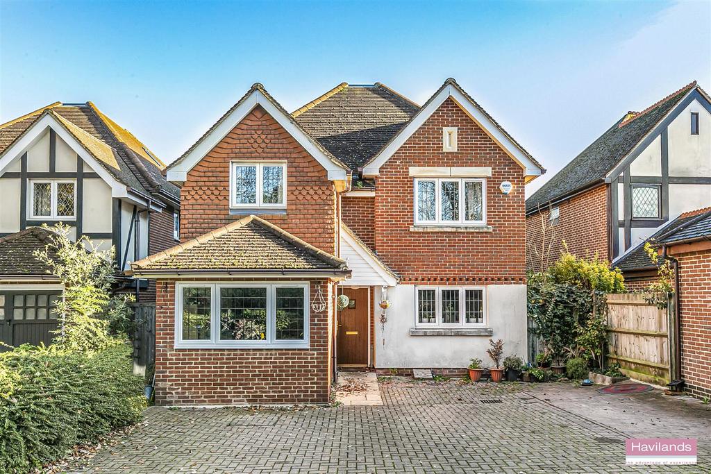 Ridgemead Close, Southgate N14 5 bed detached house for sale £1,250,000