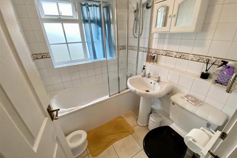 50 Campania Grove, Luton, LU3 4DD