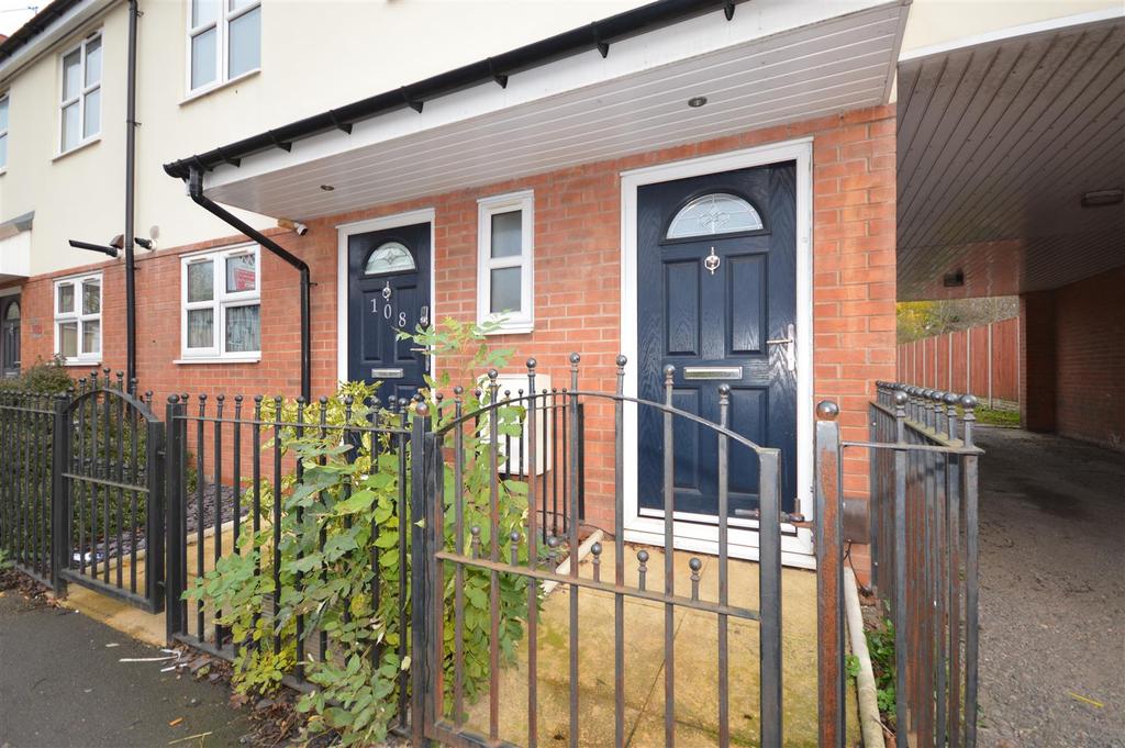 Aldermans Green Road, Coventry 2 bed coach house £750 pcm (£173 pw)