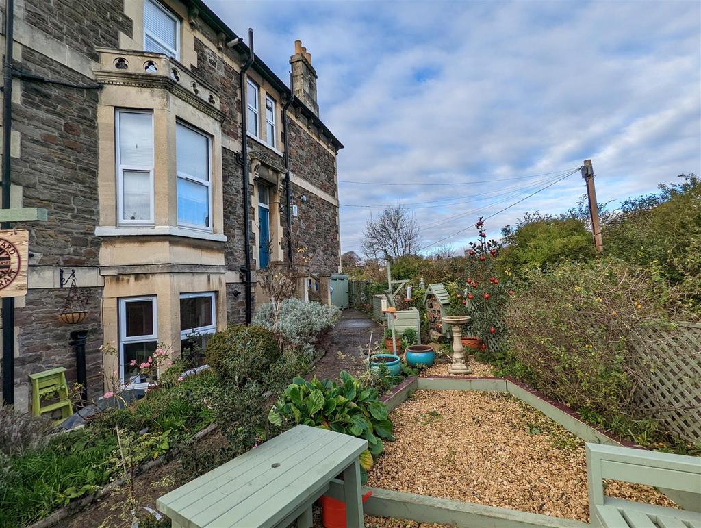 Lower Oldfield Park, Bath 1 bed apartment £895 pcm (£207 pw)