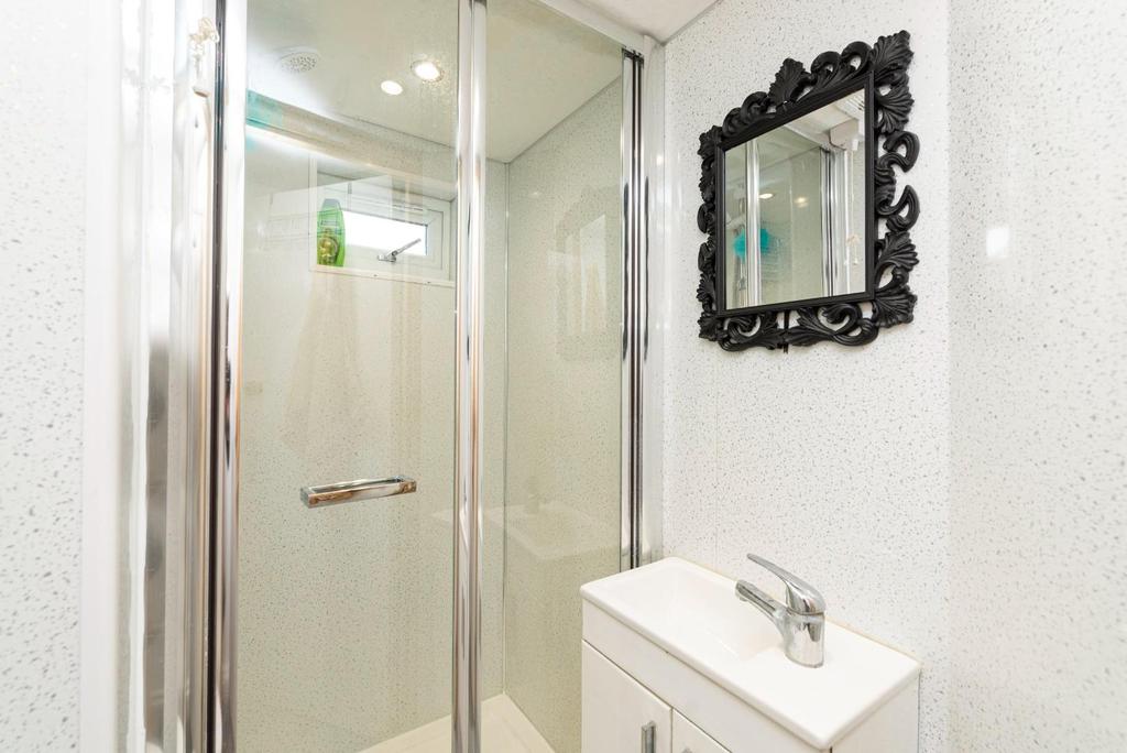 Loft bath room .jpg