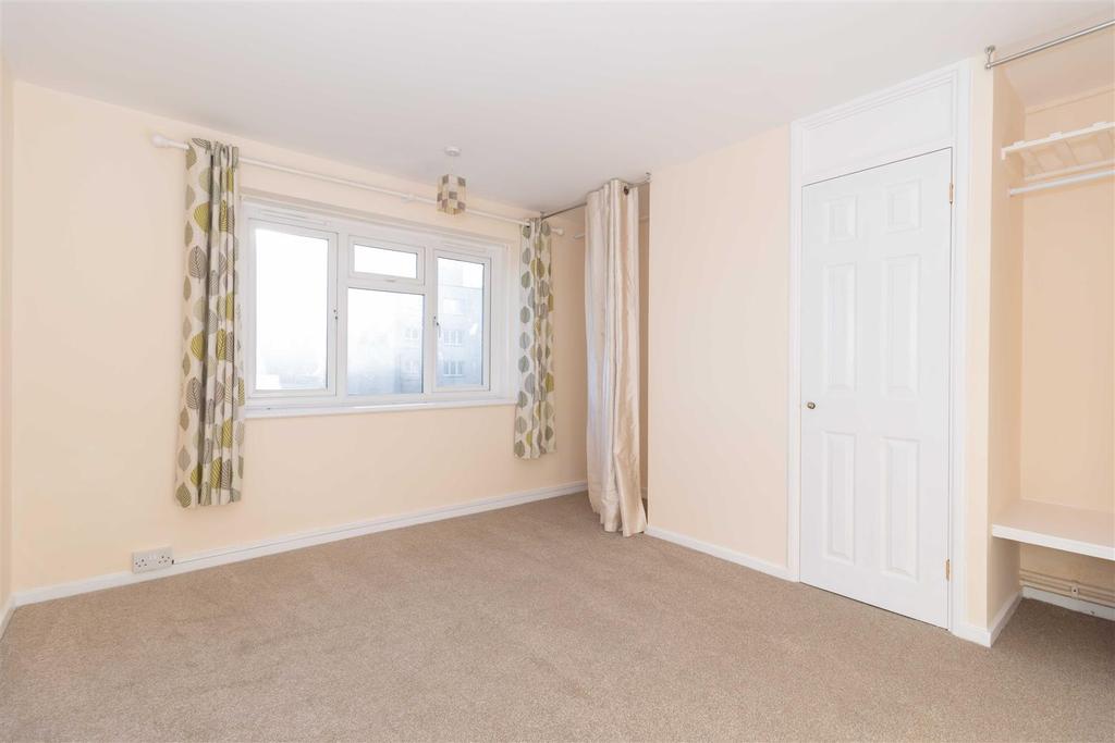 Donald Hall Road, Brighton 2 bed apartment £1,350 pcm (£312 pw)