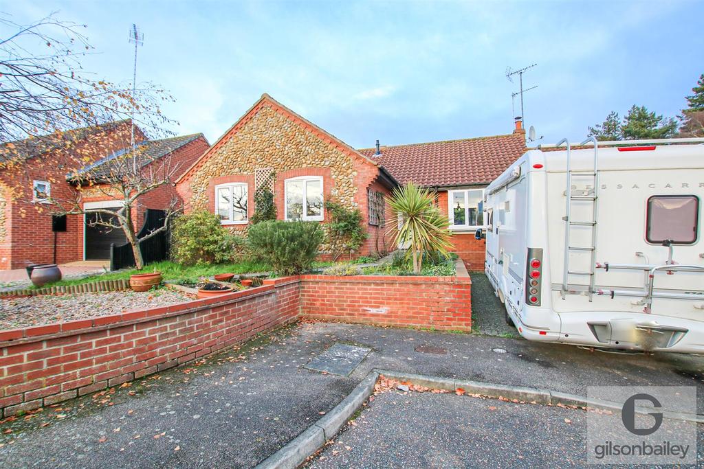 Rowan Way, Fakenham 3 bed detached bungalow £350,000
