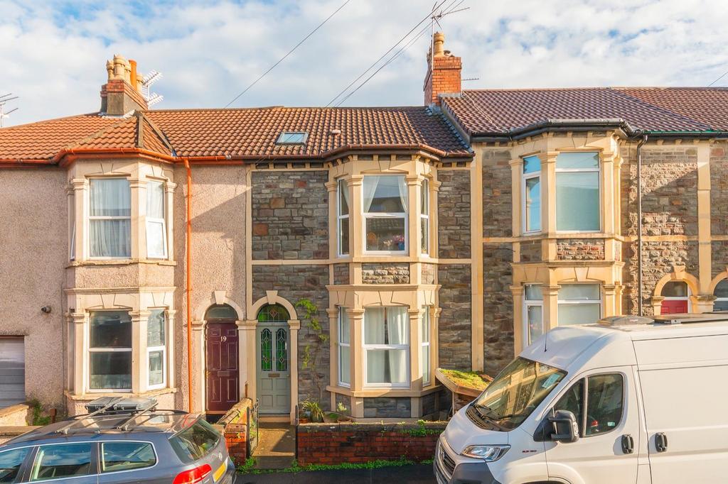 Northcote Road, St 3 bed terraced house £450,000