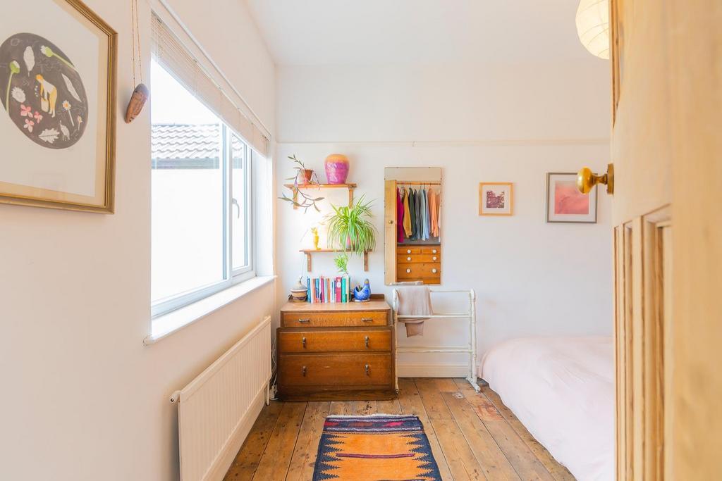 DAORETOCHTRON12 - Bedroom F.jpg