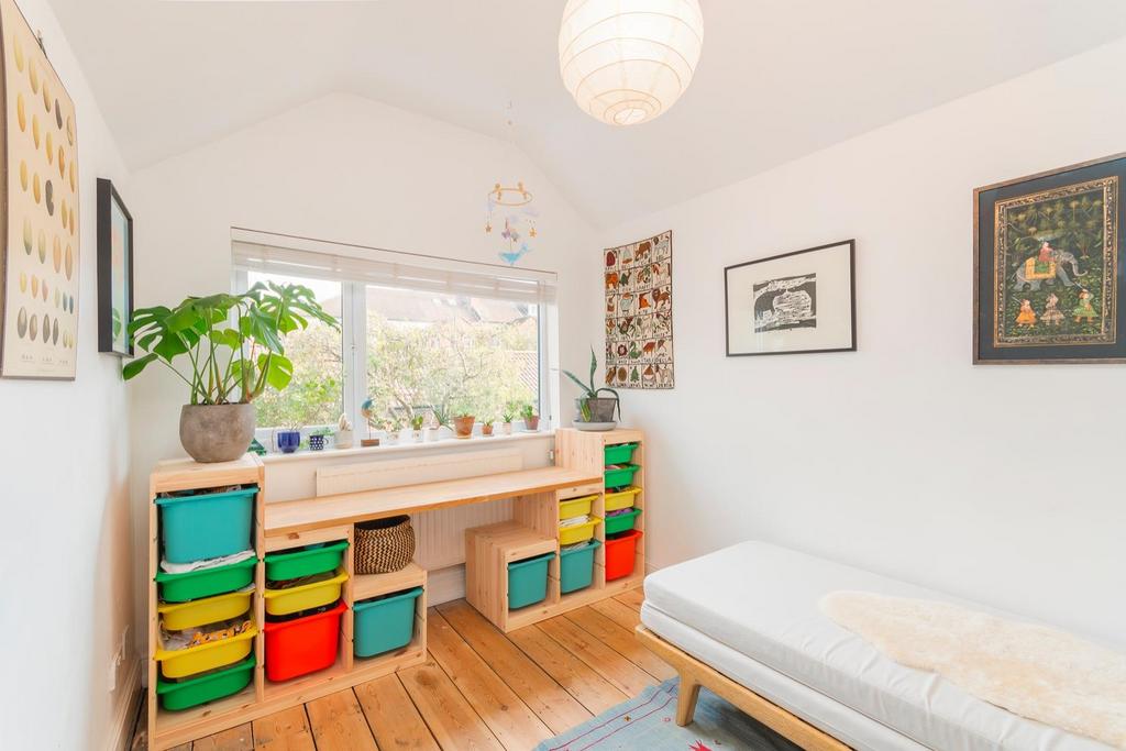 DAORETOCHTRON12 - Bedroom C.jpg