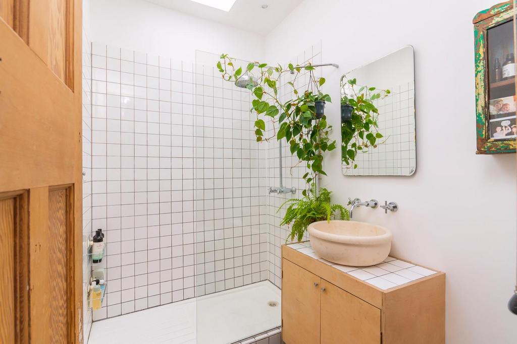DAORETOCHTRON12 - Bathroom I.jpg