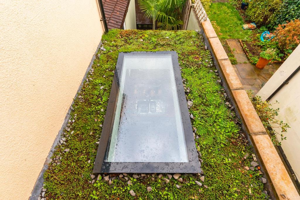 DAORETOCHTRON12 - Green Roof A.jpg