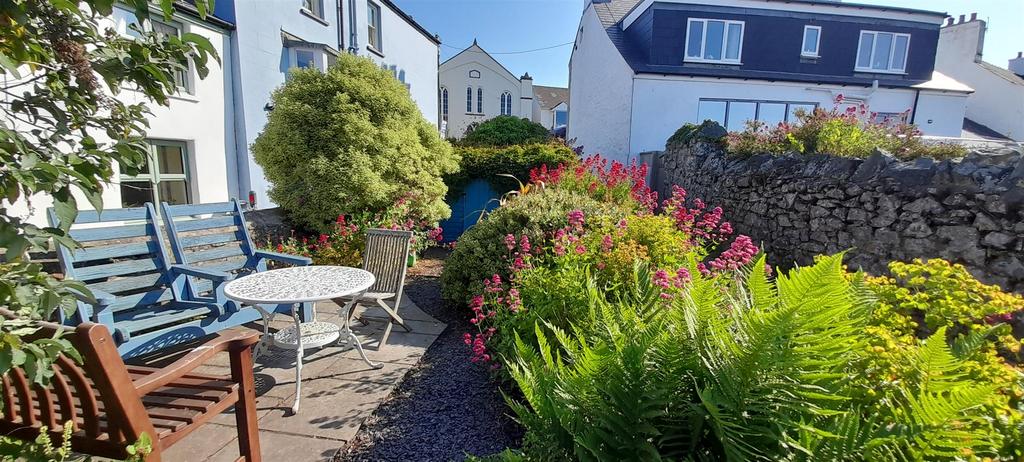 Seating area high street solva.jpg
