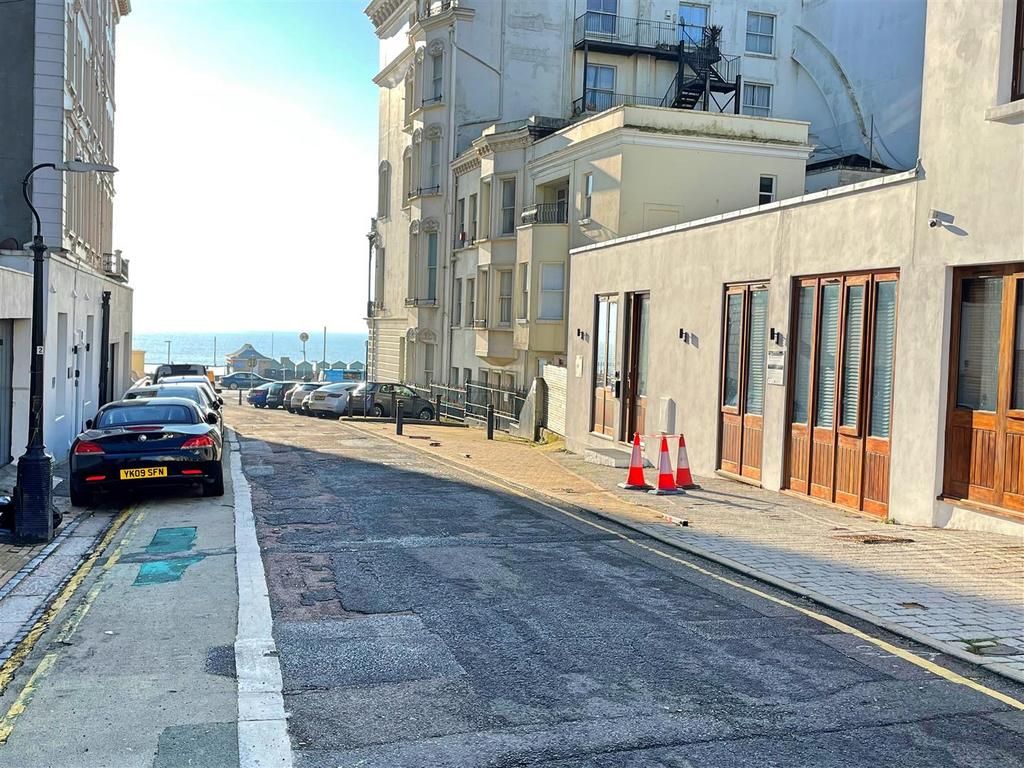 St Johns Road, Hove 1 bed mews for sale £400,000