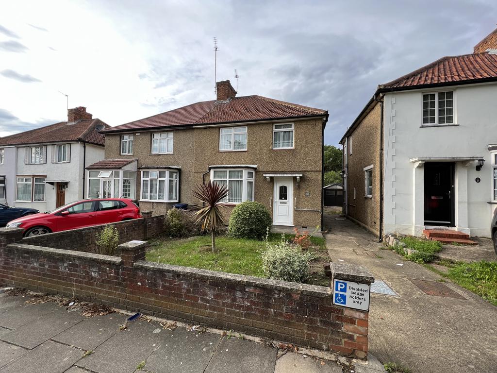 Halsbury Road East, UB5 3 bed semidetached house £495,000