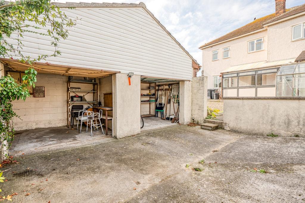 Garage/Workshops