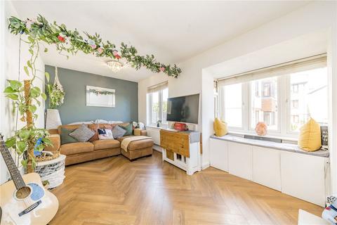 2 bedroom apartment for sale, Oak Apple Court, Lee, SE12