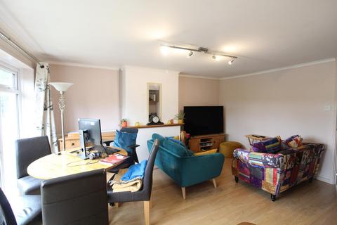 2 bedroom flat to rent, Appledore Gardens, Lindfield, RH16