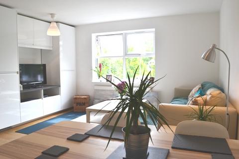 2 bedroom flat to rent, Shaftesbury Gardens, London NW10