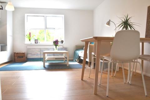 2 bedroom flat to rent, Shaftesbury Gardens, London NW10