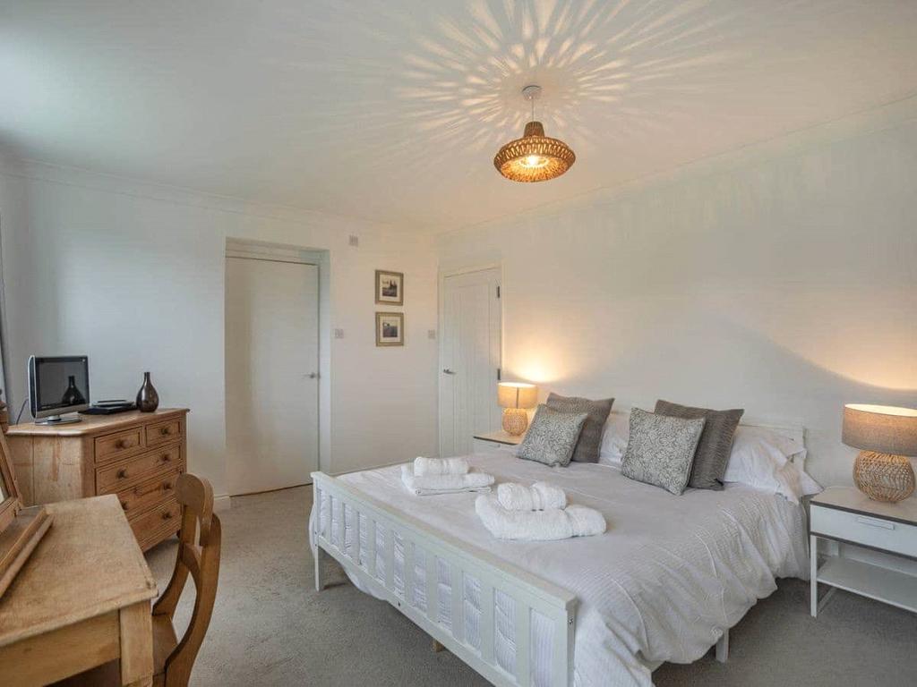 Master Bedroom - Cot