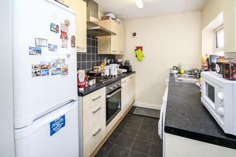 1 bedroom apartment to rent, BILLS INCLUDED - Kendal Lane, Hyde Park, Leeds, LS3