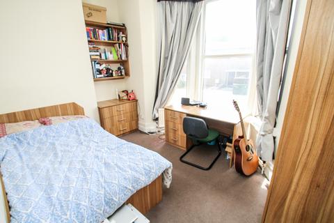 1 bedroom apartment to rent, BILLS INCLUDED - Kendal Lane, Hyde Park, Leeds, LS3