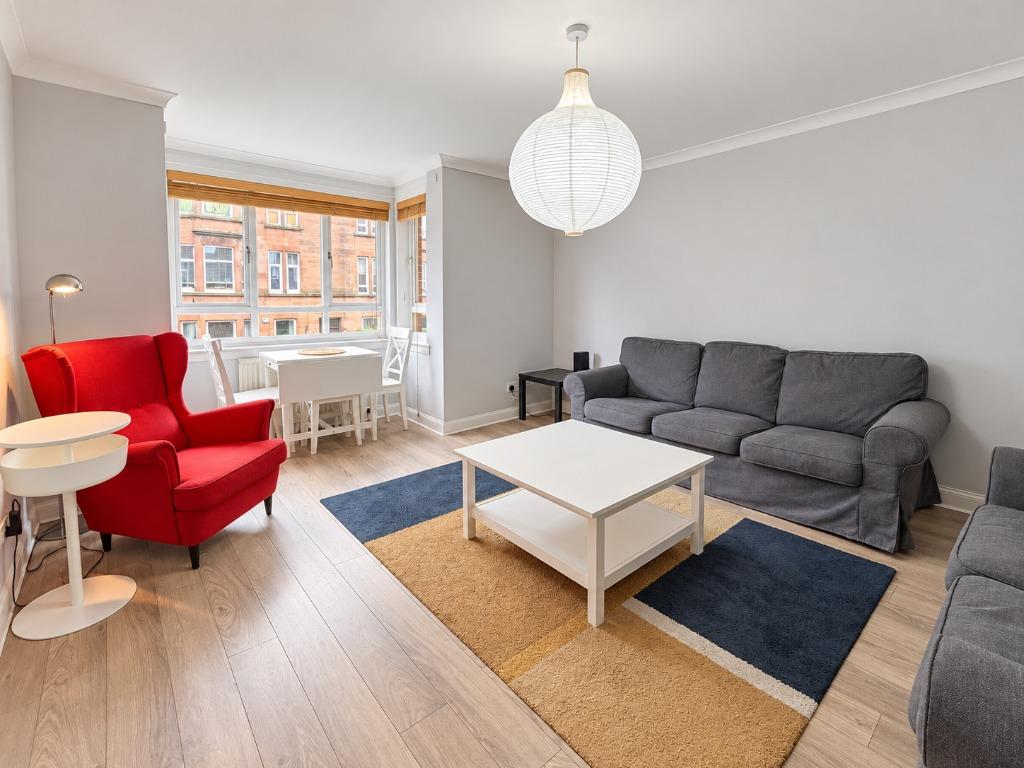 Apartment in Glasgow, The Drives, Dennistoun - View 3