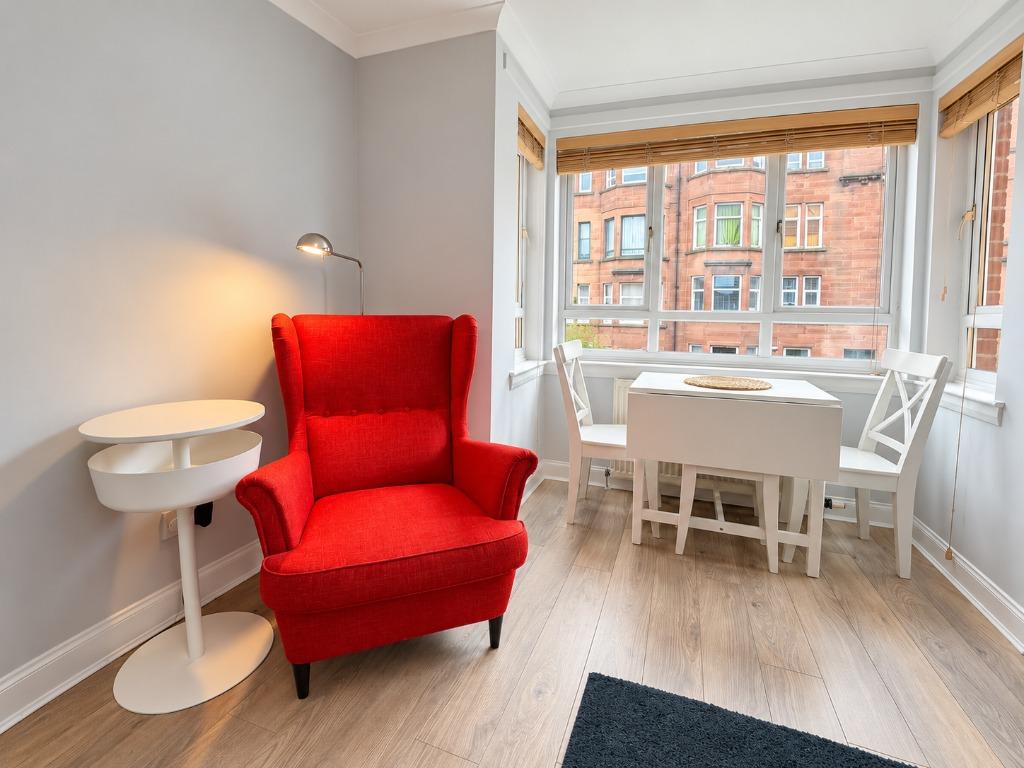 Apartment in Glasgow, The Drives, Dennistoun - View 5