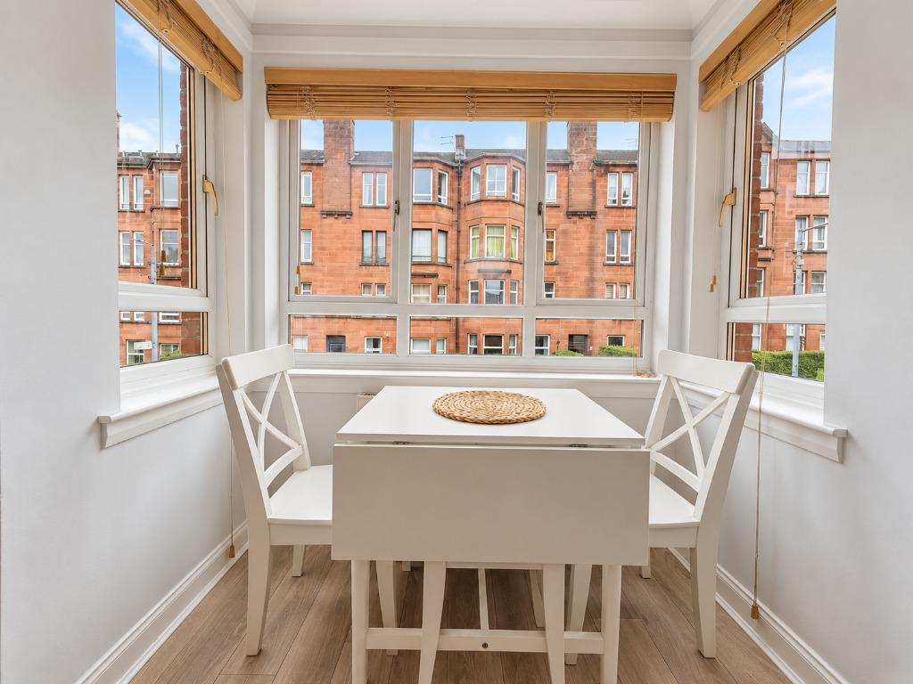 Apartment in Glasgow, The Drives, Dennistoun - More