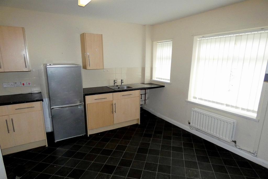 Roworth Road, Middlesbrough, TS3 3 bed semi-detached house - £80,000