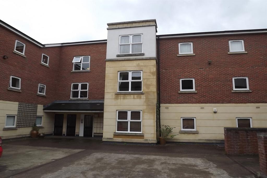 Collingwood Mews, Gosforth 2 bed apartment £155,000