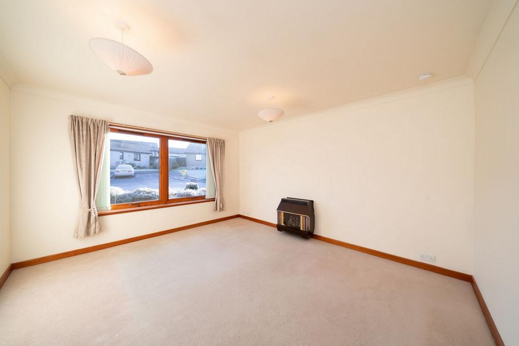 Robertson Road, Cupar, KY15 2 bed bungalow £180,000