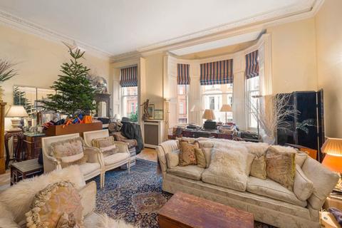 Basement Flat, 7 Bina Gardens, London, SW5 0LD