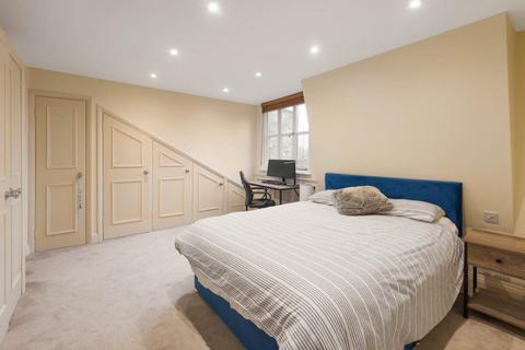 Basement Flat, 7 Bina Gardens, London, SW5 0LD