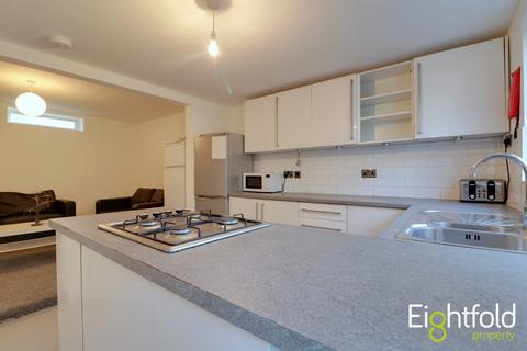 5 bedroom terraced house to rent, St. Mary Magdalene Street, Brighton