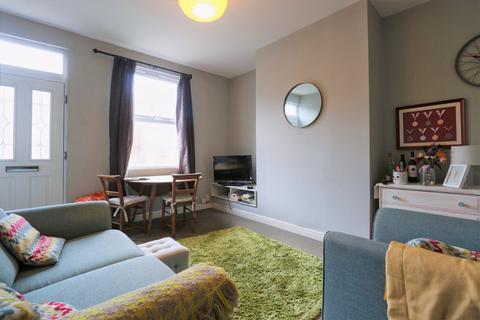 10 Cecil Grove, Armley, Leeds, LS12 2AW