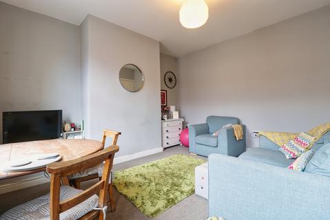 10 Cecil Grove, Armley, Leeds, LS12 2AW