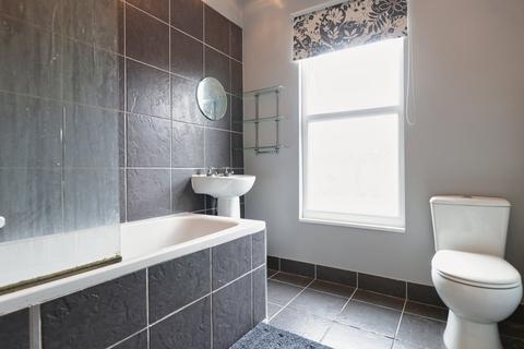 10 Cecil Grove, Armley, Leeds, LS12 2AW