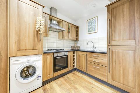 2 bedroom flat for sale, Town Street, Horsforth, Leeds, West Yorkshire, LS18