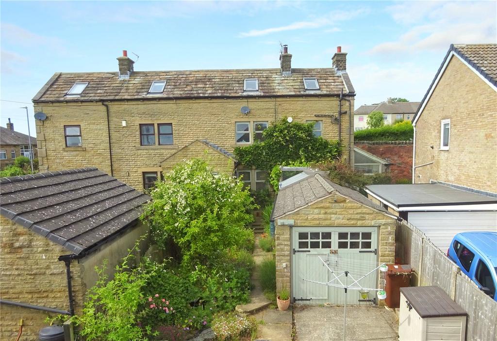 Leslie Avenue, Yeadon, Leeds, West Yorkshire, LS19 4 bed semidetached