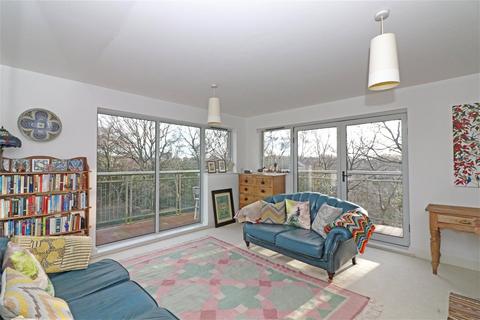 18 Brodwell Grange, Leeds, LS18 4AU