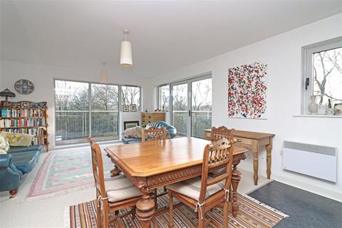 18 Brodwell Grange, Leeds, LS18 4AU