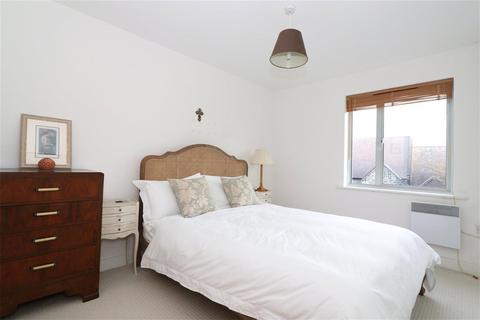 18 Brodwell Grange, Leeds, LS18 4AU