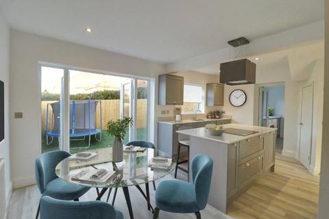 4 bedroom semi-detached house for sale - Moseley Wood Rise, Leeds, West Yorkshire, LS16