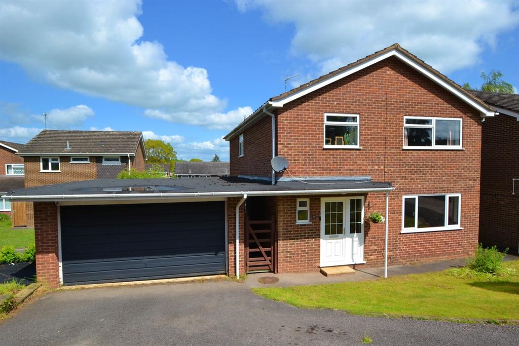 Alderholt 4 bed detached house for sale £470,000