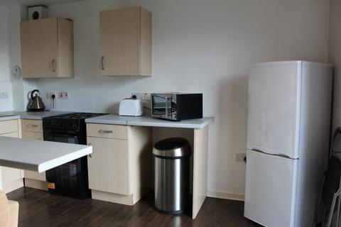 2 bedroom flat to rent, Moore Street, Bridgeton, Glasgow, G40