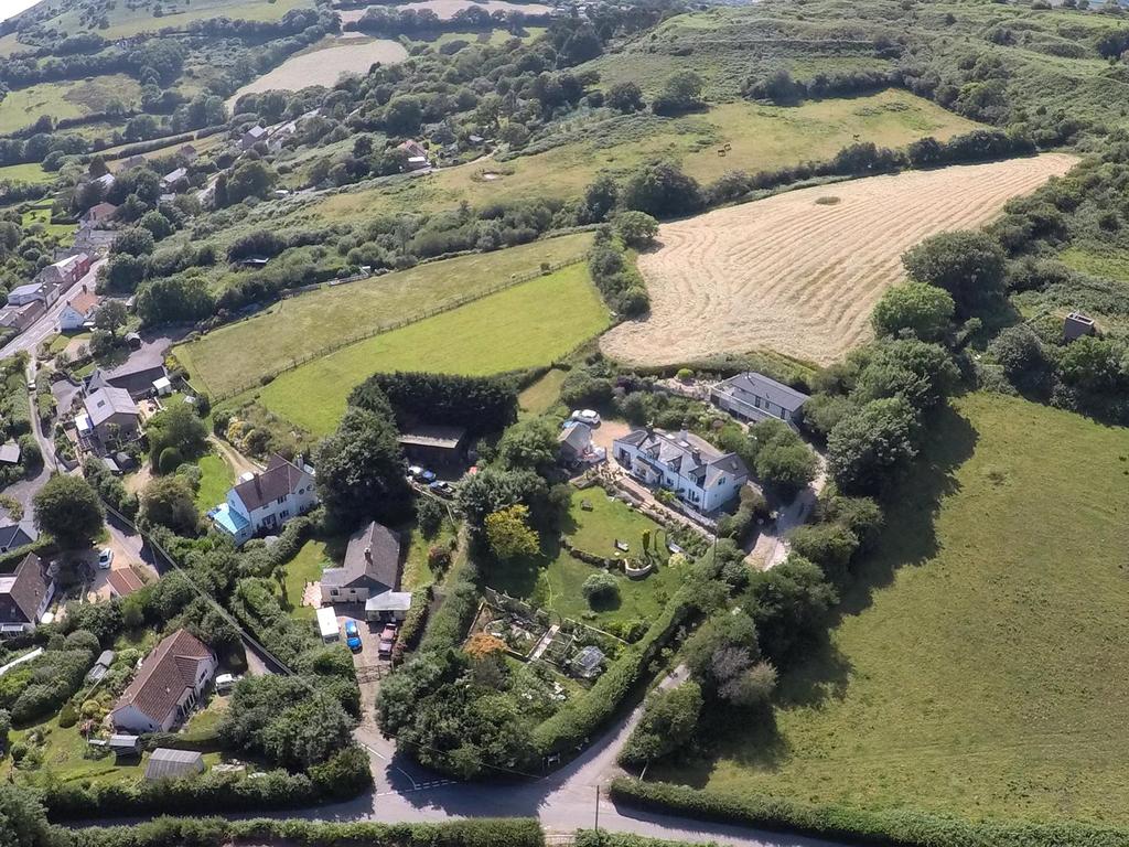 Sun Lane, Bridport, Dorset, DT6 3 bed detached house for