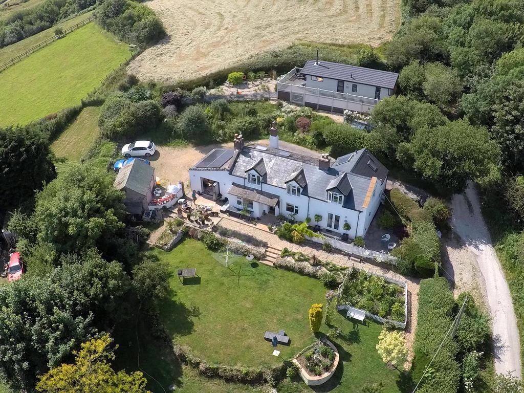 Sun Lane, Bridport, Dorset, DT6 3 bed detached house for