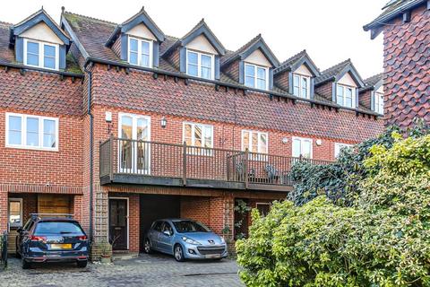 3 bedroom terraced house to rent, London Road, Westerham, Kent, TN16