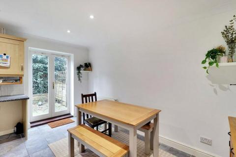 3 bedroom terraced house to rent, London Road, Westerham, Kent, TN16