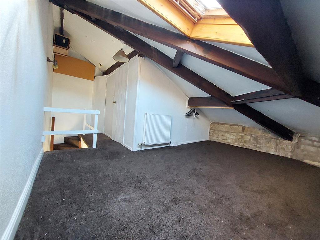 15, Bedroom: