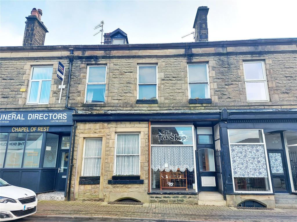 17 Burnley Rd East:
