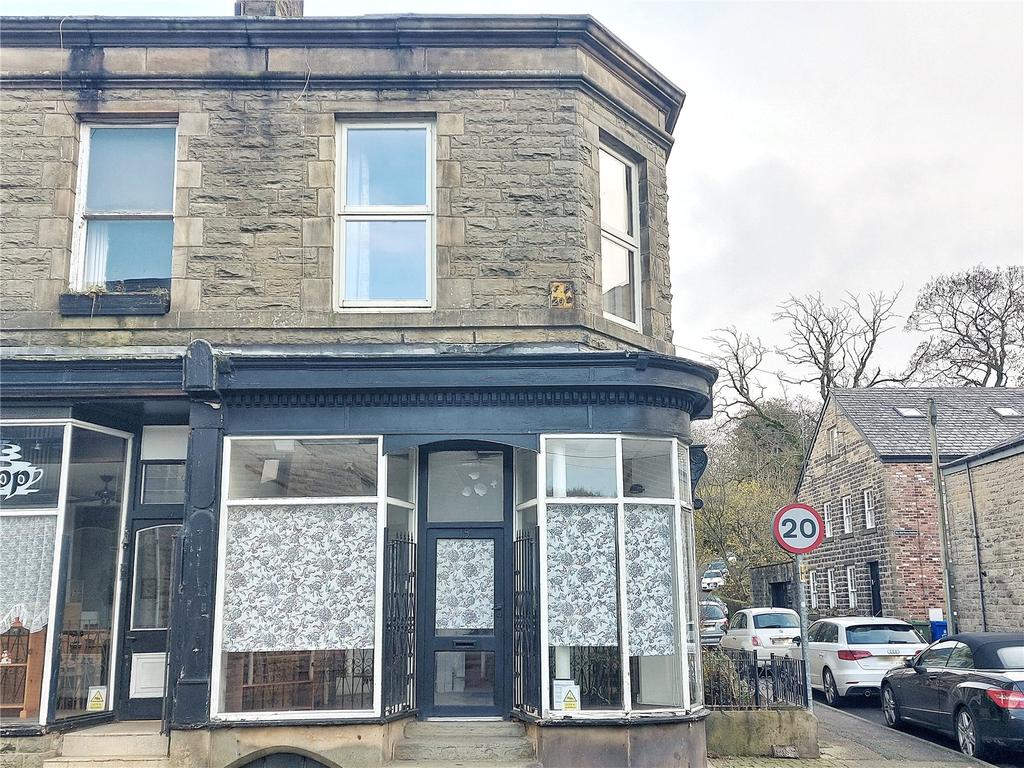 15 Burnley Rd East: